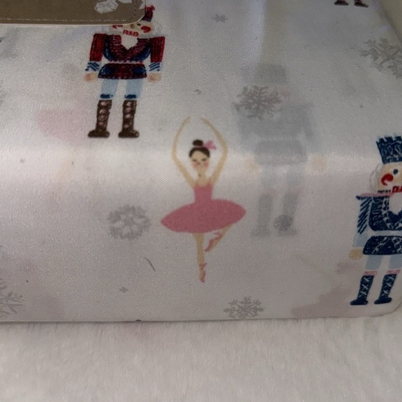 Snow day cozy home  QUEEN SIZE Nutcracker Christmas Sheet Set (Nutcracker Suite) - Picture 2 of 9